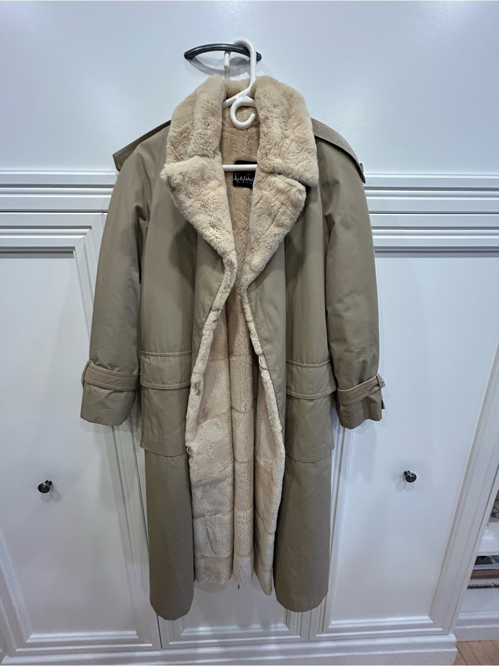 Vintage Women’s Beige- Shearling Lined Coat